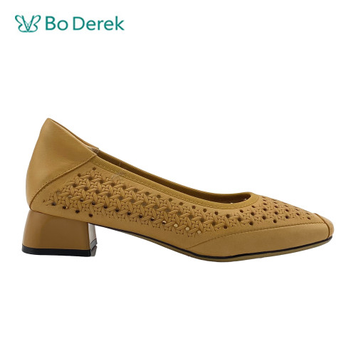 Bo Derek 舒軟純沖孔編織羊皮小方頭低跟包鞋-咖啡