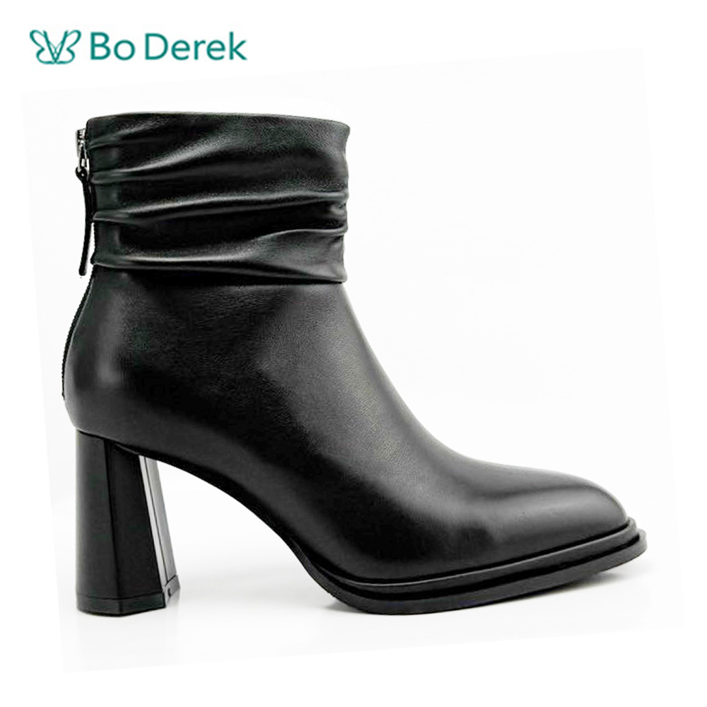 Bo Derek帥氣腳踝抓皺粗中跟短靴-黑