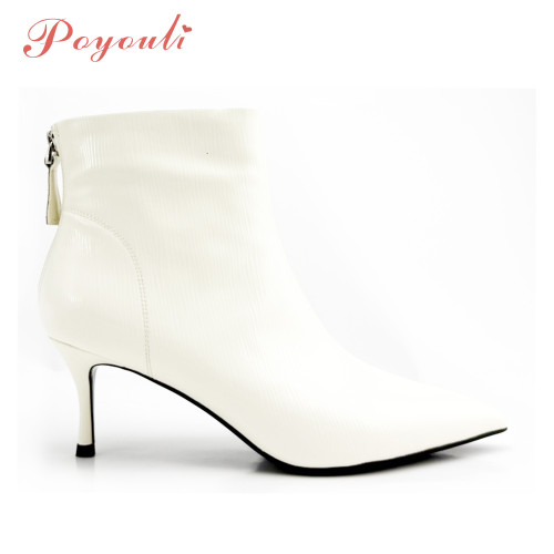 Poyouli 優雅素面牛漆皮細跟短靴-米